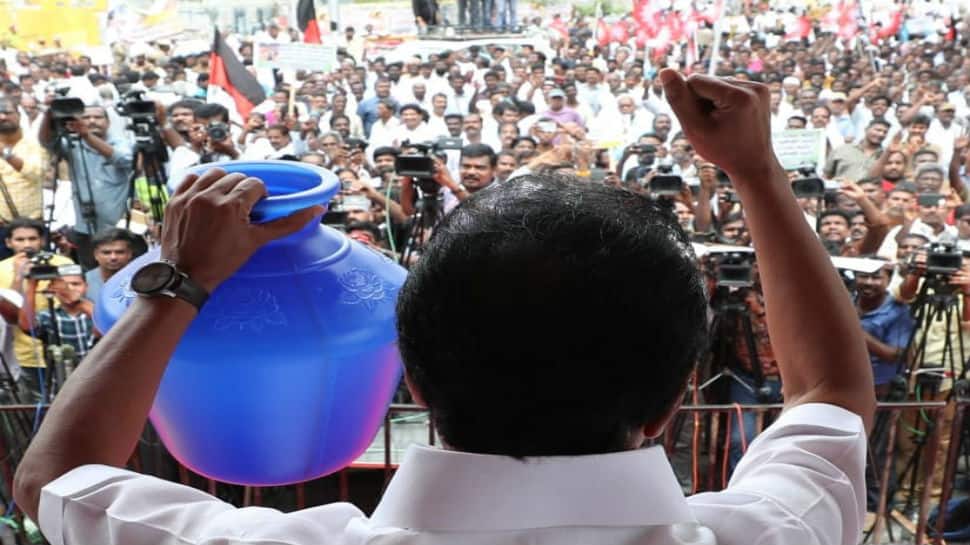 Stalin leads massive protest against water crisis in Tamil Nadu, trains guns on AIADMK