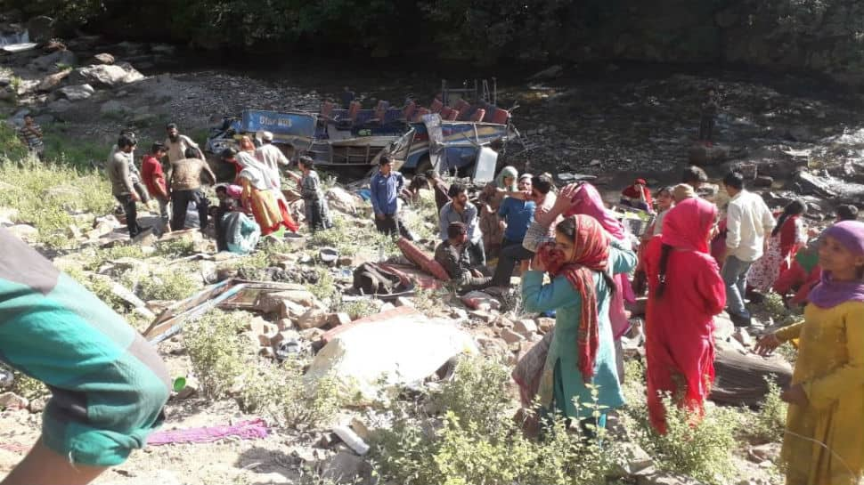 At least 34 killed after minibus falls into gorge near J&amp;K&#039;s Kishtwar