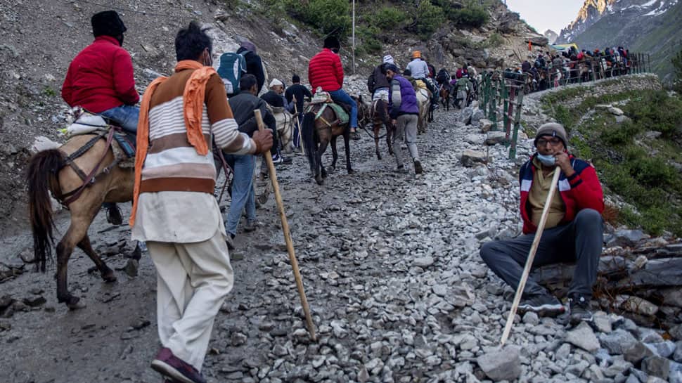 Amarnath Yatra Enters Day 3 Over 11 000 Pilgrims Complete Darshan India News Zee News
