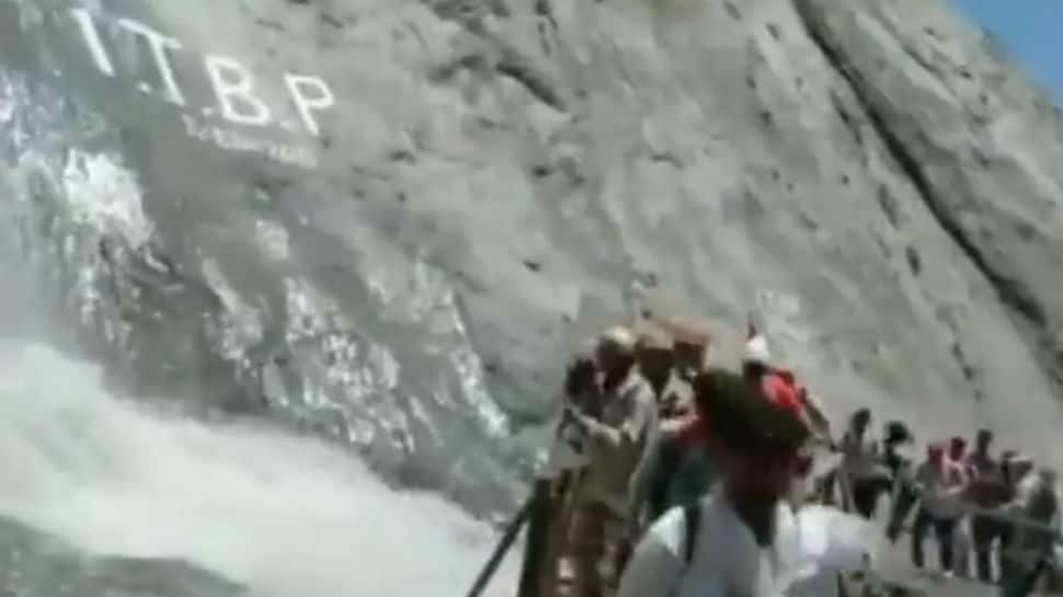 Amarnath Yatra: ITBP personnel form human chain to protect pilgrims from hurling stones