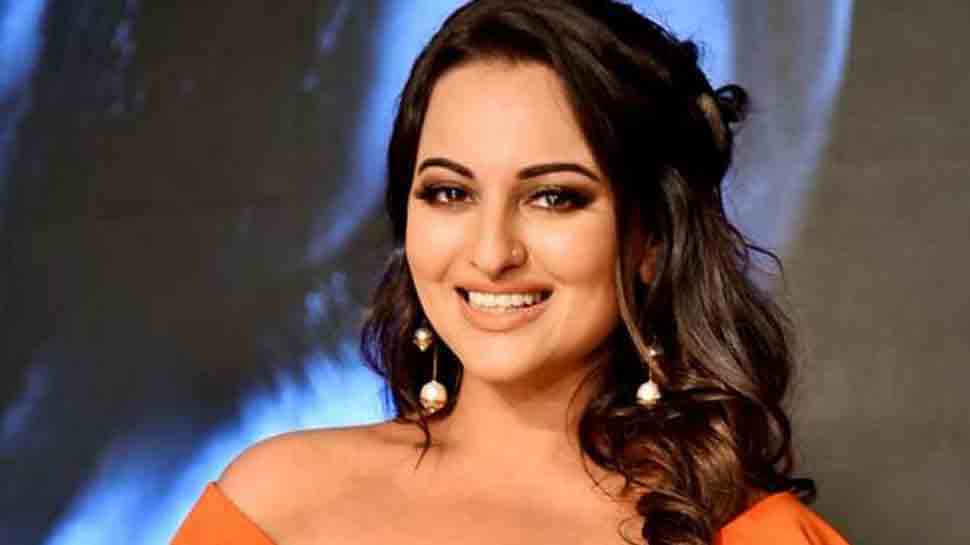 Sonakshi Sinha shares glimpse while shooting for &#039;Bhuj: Pride of India&#039;