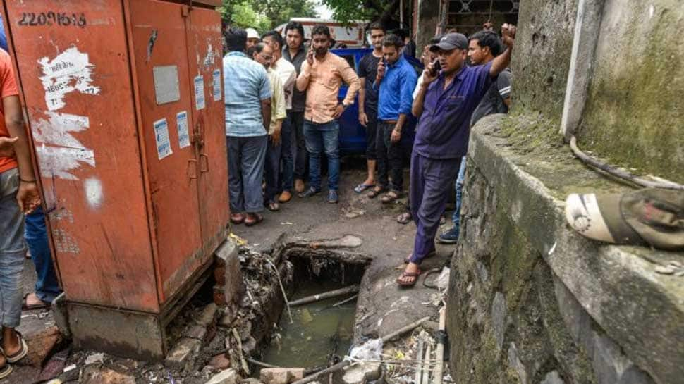 Operation to locate toddler who fell into Mumbai gutter called off