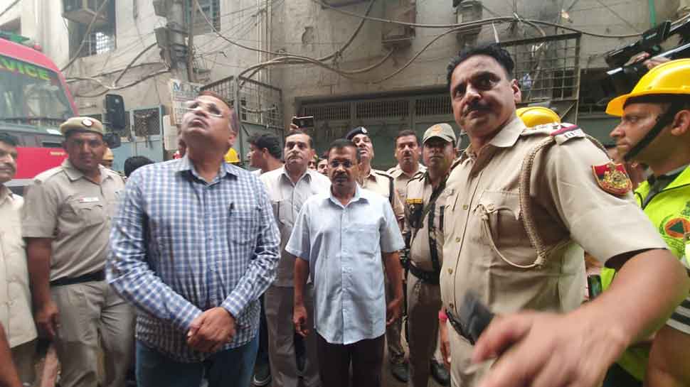 CM Arvind Kejriwal visits Delhi&#039;s Jhilmil, announces Rs 5 lakh compensation for kin of those killed in fire