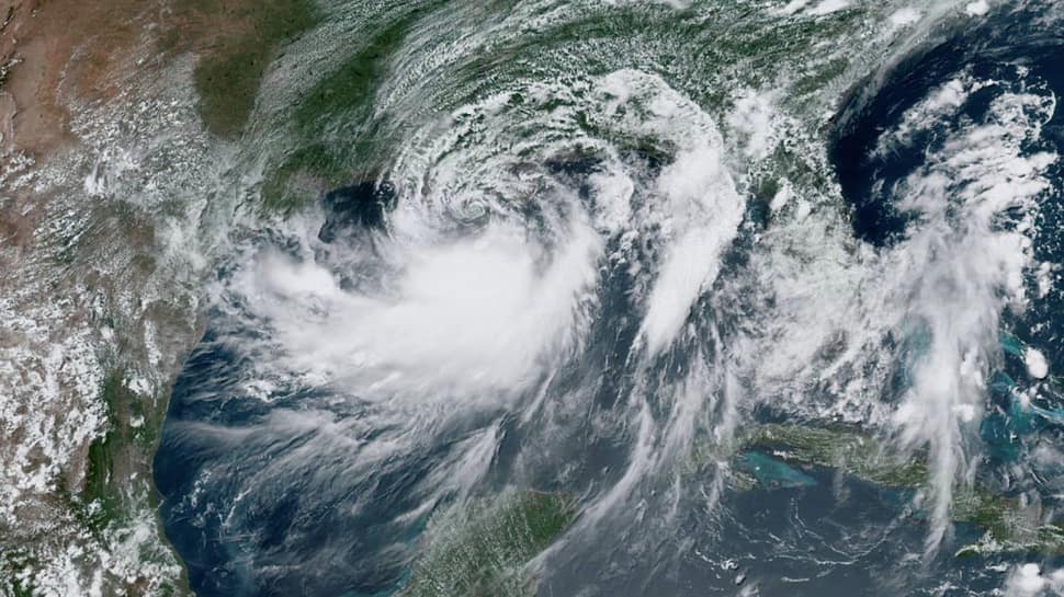 US: Hurricane Barry makes landfall in Louisiana, weakens to tropical storm