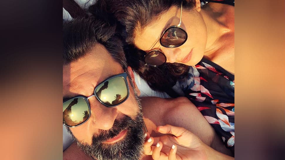 Yes, Pooja Batra is married to Nawab Shah - Details here