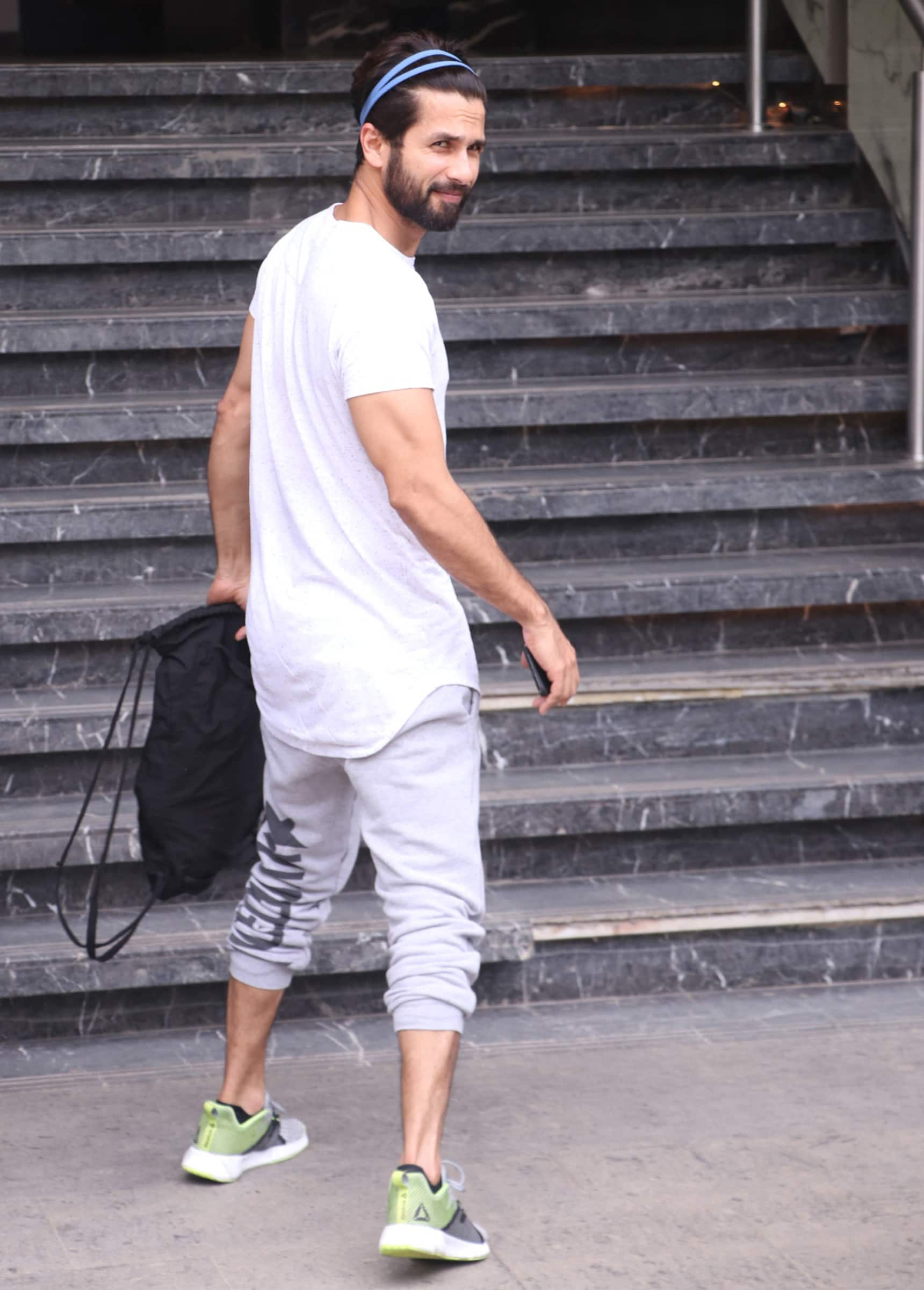 Shahid kapoor hot sale joggers