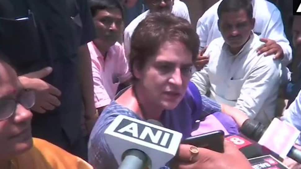 Priyanka Gandhi Vadra stopped on way to Sonbhadra, taken to guest house