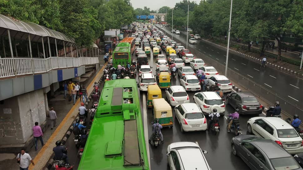 Massive traffic snarls engulf Delhi-NCR, vehicles crawl at snail&#039;s pace