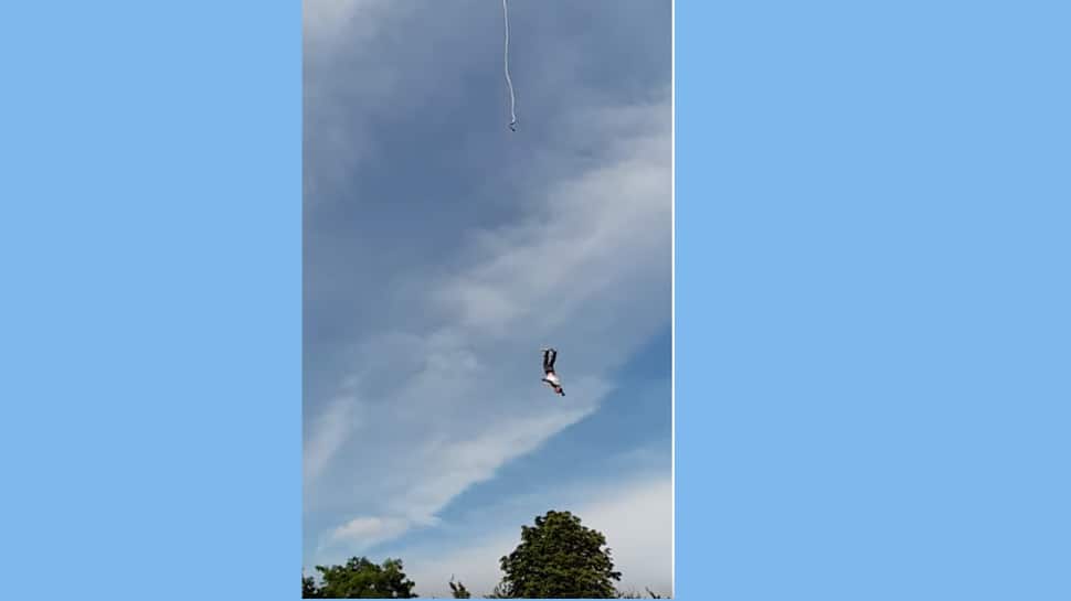 Man plunges to ground as bungee rope snaps, suffers severe injuries