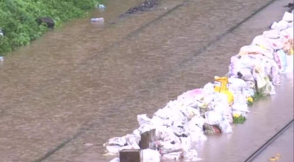 Mumbai-Kolhapur Mahalaxmi Express held up due to rains; IAF, Navy deployed to rescue stranded passengers