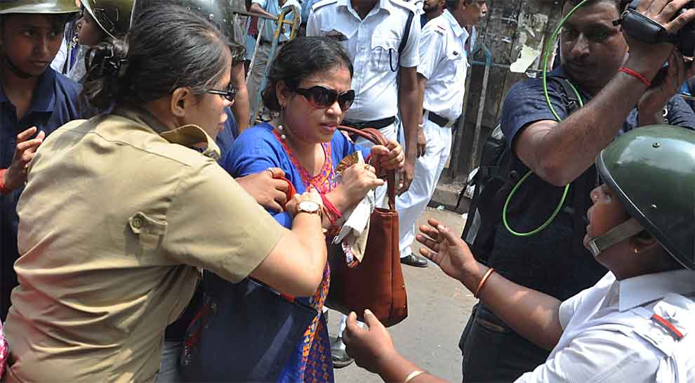 West Bengal: Primary school teachers call off hunger strike after pay revision