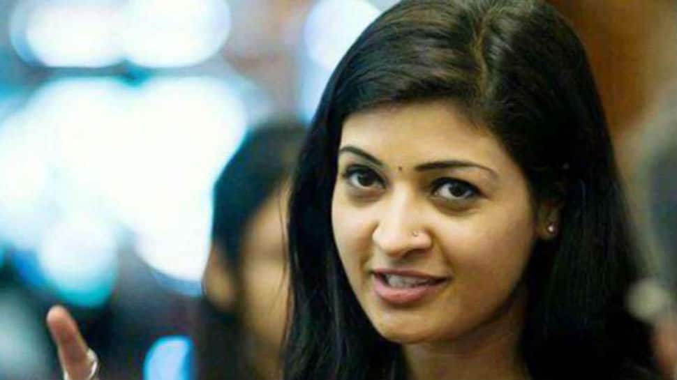 Alka Lamba resigns from AAP