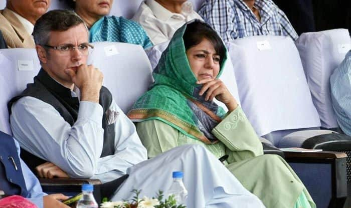 Under &#039;house arrest&#039;, Omar Abdullah and Mehbooba Mufti urge Kashmiris to stay united and calm