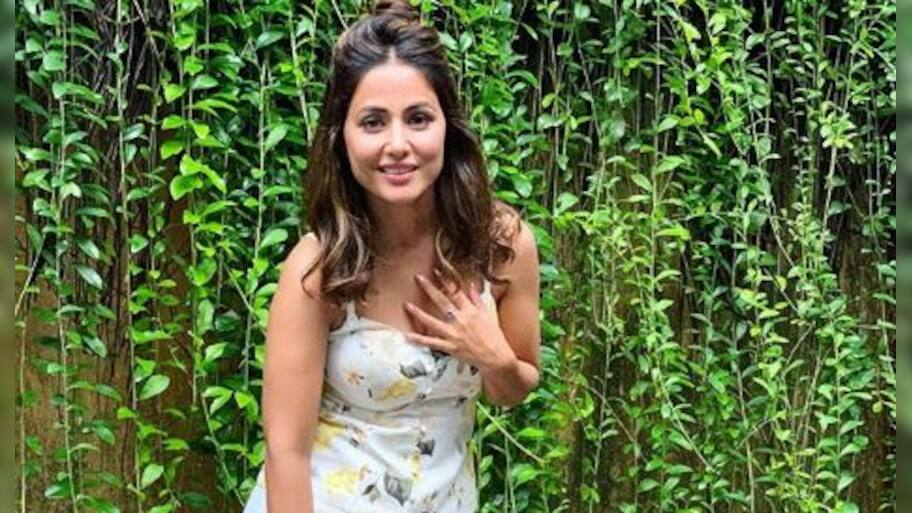 Hina Khan's 'imperfectly perfect' picture will drive away your Monday blues