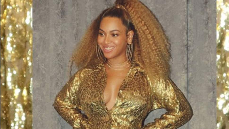 Beyonce&#039;s portrait in shimmery gold going on display at Smithsonian Gallery