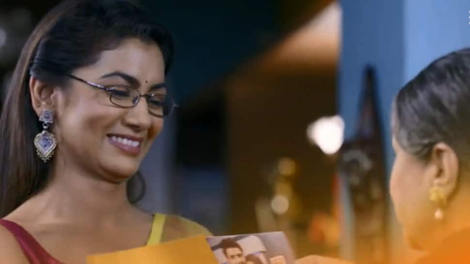 Kumkum Bhagya August 8 2019 Episode Preview Will Pragya Abhi Receive The Same Award Television News Zee News Abhi arrives to prachi hme to met her mother(pragya).