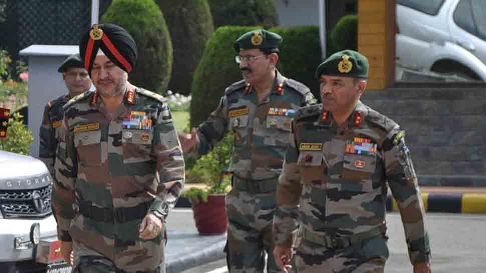 Northern army commander reviews security in Valley