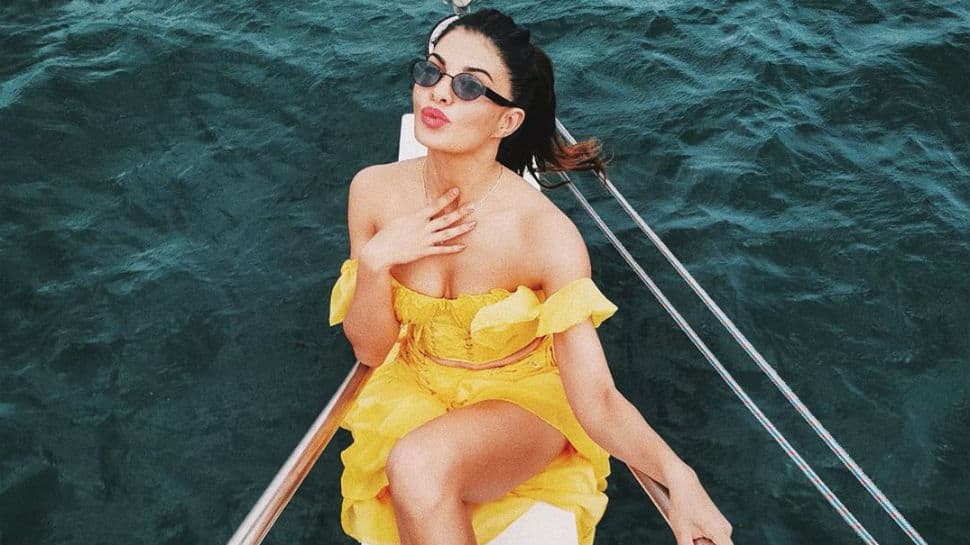 Envy-inducing pics from Jacqueline Fernandez&#039;s Sri Lanka trip