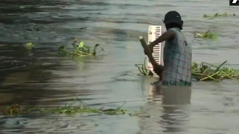 Yamuna crosses danger level, Delhi on high alert