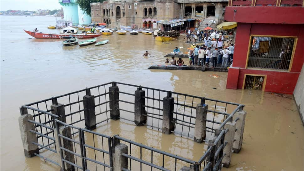 Ganga inundates Varanasi&#039;s ghats, cremations taking place in lanes