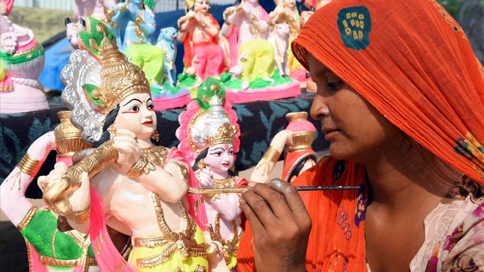 Janmashtami 2019: Top SMS, WhatsApp and Facebook messages for your loved ones