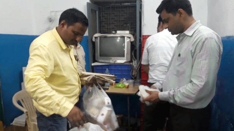 Rotten food items found in base kitchen of Delhi-Bhopal Shatabdi Express, samples sent to lab