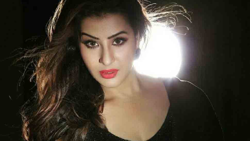 Bigg Boss 11 winner Shilpa Shinde extends support to Mika Singh 