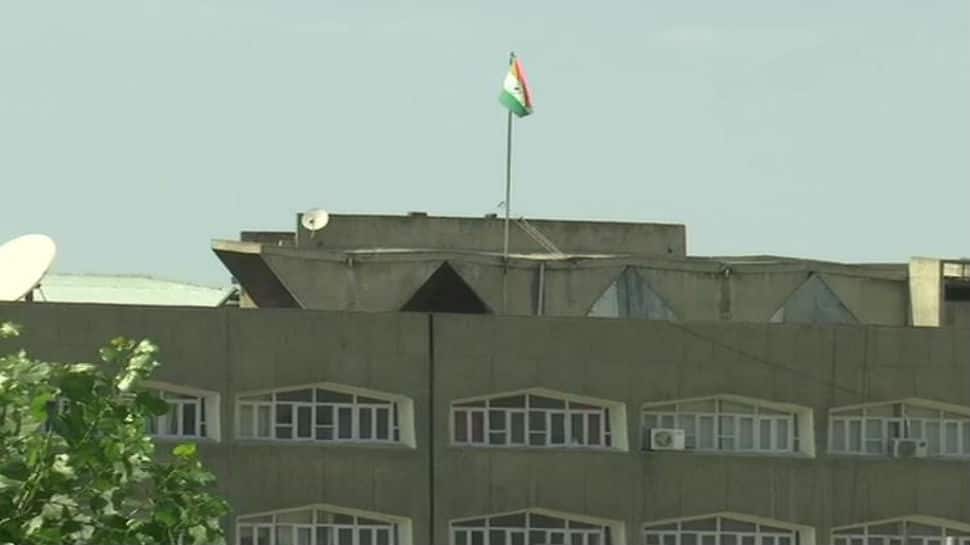 J&amp;K state flag removed from Srinagar&#039;s Civil Secretariat building, tricolour flies proud