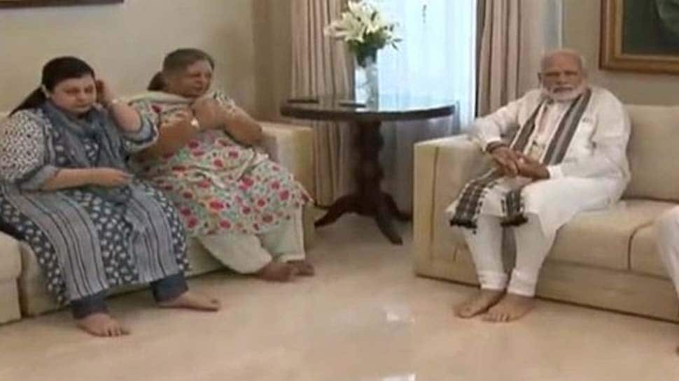 PM Narendra Modi visits late Arun Jaitley&#039;s residence, pays tribute