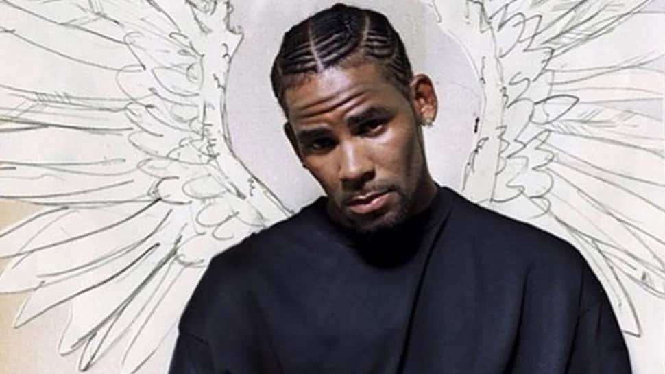 R Kelly wants to be out of solitary confinement