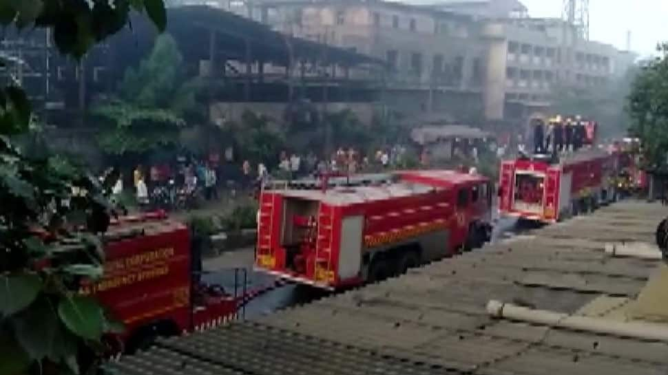 Fire breaks out in cloth factory in Gujarat&#039;s Pandesara, 18 fire tenders at spot