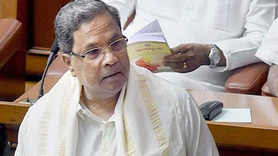 Siddaramaiah loses cool, slaps aide outside Mysuru airport — Watch