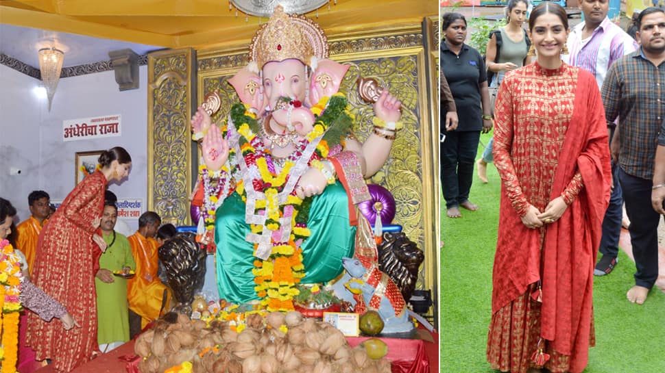 Sonam Kapoor visits Andhericha Raja for Bappa&#039;s darshan - Photos