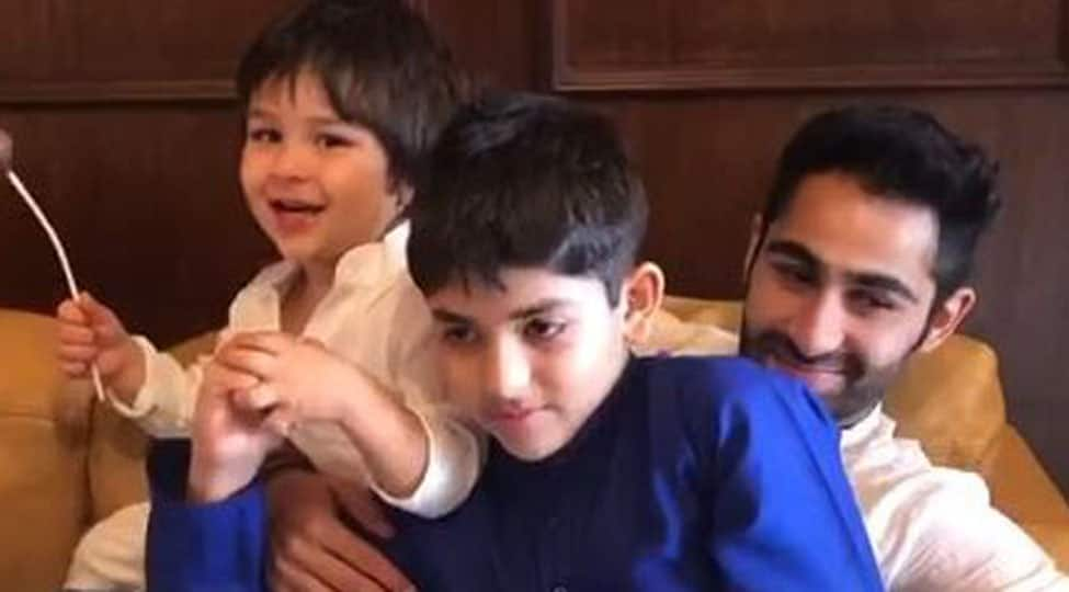 This video of Taimur Ali Khan chanting &#039;Mangal Murti Morya&#039; is the best thing on the internet- Watch