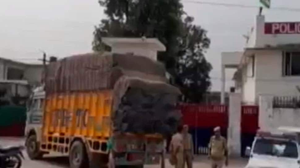 Police seize Kashmir-bound truck carrying arms, 3 JeM terrorists held