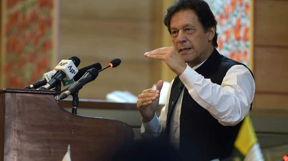 After failing to get international support, Pakistan PM Imran Khan calls on Kashmiris to take up arms against India