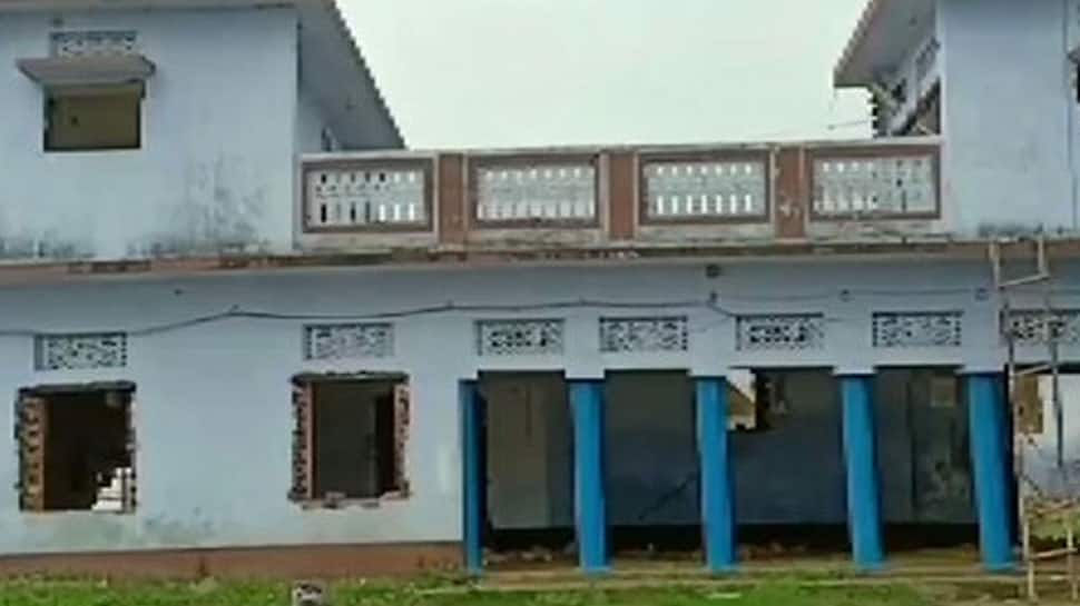 Two-storey house in UP&#039;s Ballia district collapses due to heavy rainfall- WATCH