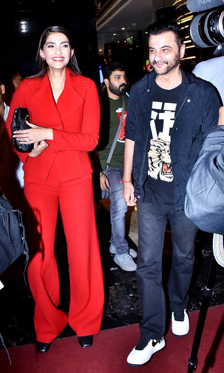 Sonam Kapoor spotted with Sanjay Kapoor