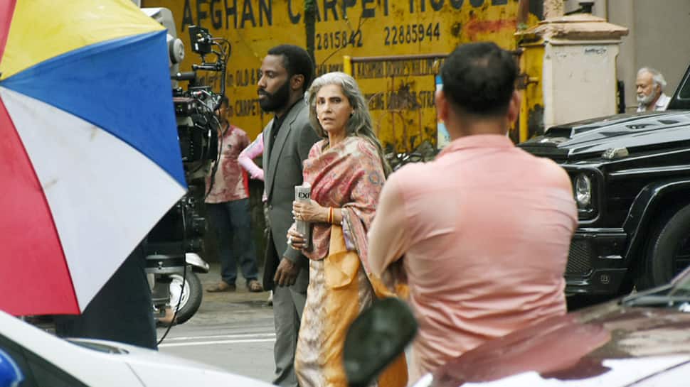 Dimple Kapadia shoots with Christopher Nolan, John David Washington on Mumbai streets, pics go viral