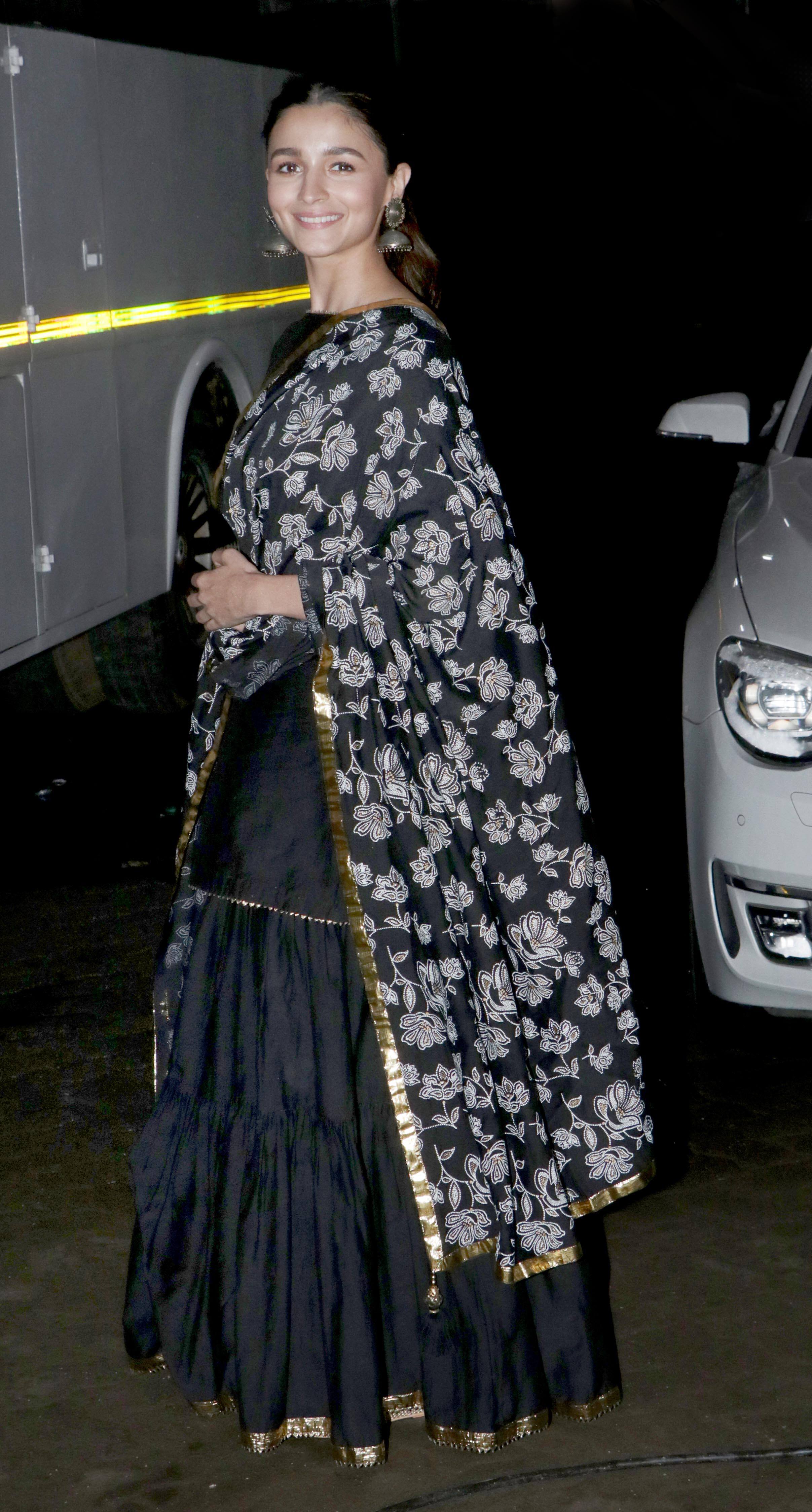 Alia Bhatt rocks the traditional look!