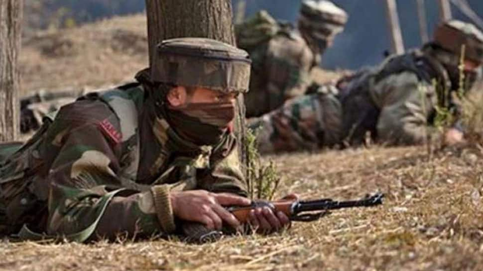 Pakistan violates ceasefire in Mendhar sector of J&amp;K, Army retaliates heavily