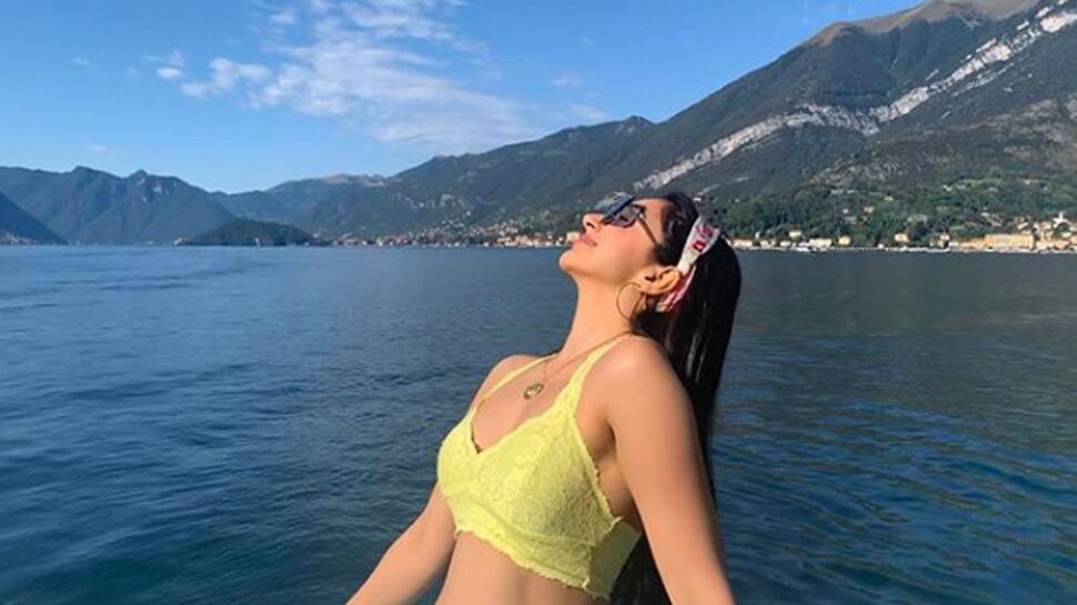 Kiara Advani&#039;s stunning sunkissed pics sets internet on fire!