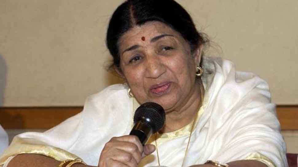 President Ram Nath Kovind and Prakash Javadekar wish Lata Mangeshkar on 90th birthday