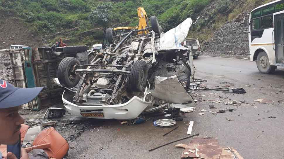 5 dead after boulder collapses over their vehicle in Uttarakhand&#039;s Devprayag