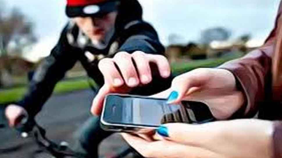 Woman injured after falling from auto in phone snatching incident in Delhi&#039;s Civil Lines 