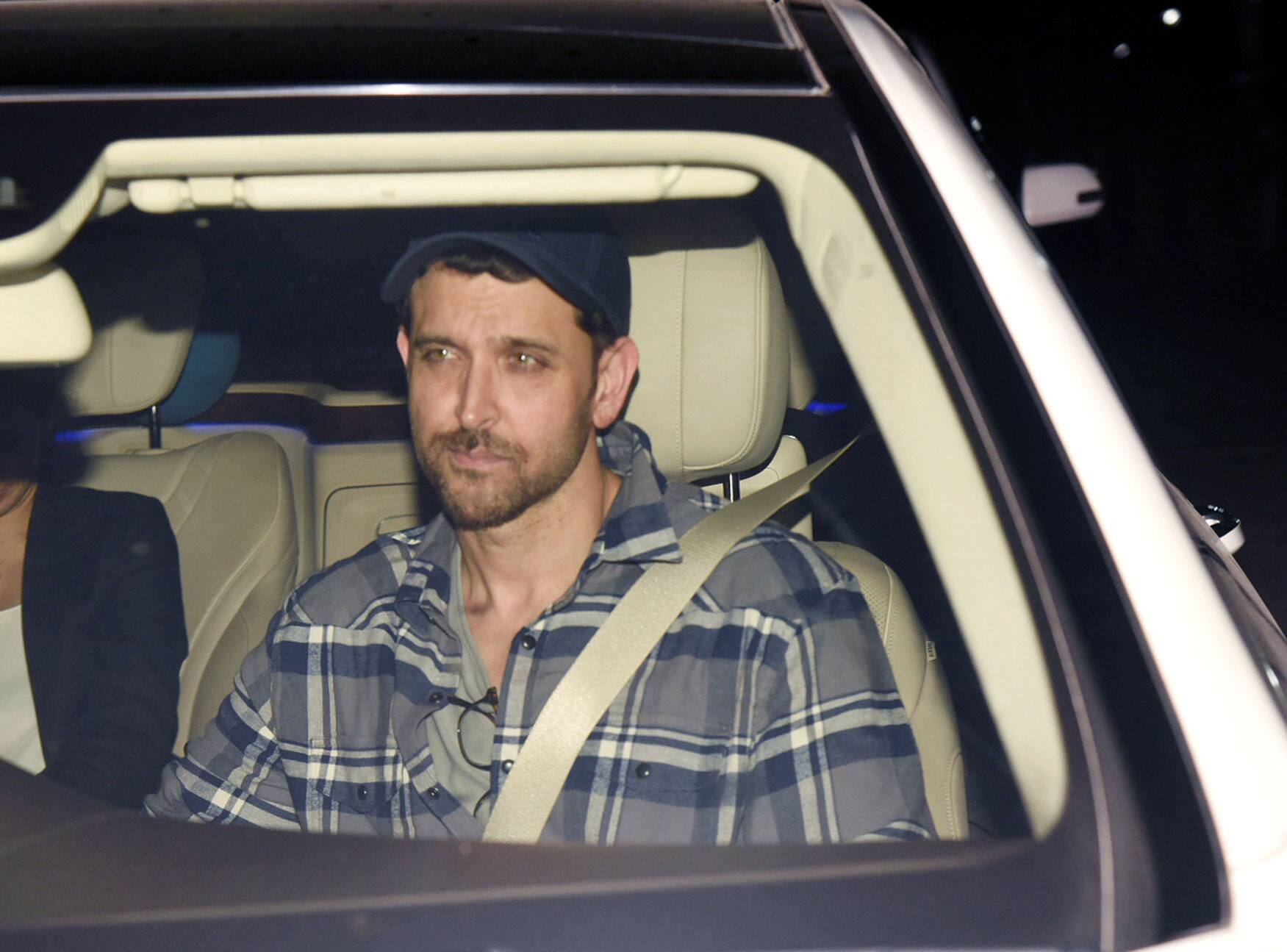 Hrithik Roshan attends special screening of his film 'War'