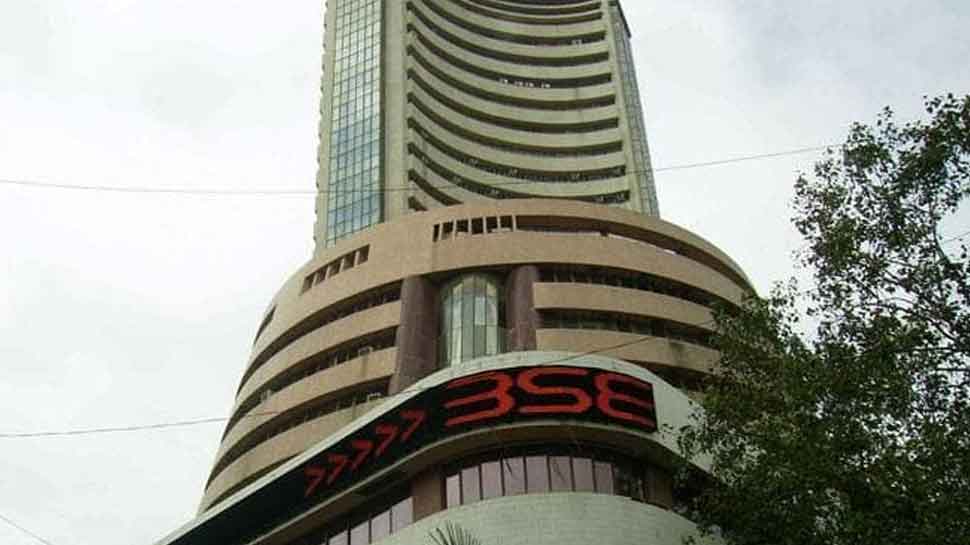 Sensex down 200 points, markets dip on fresh trade concerns