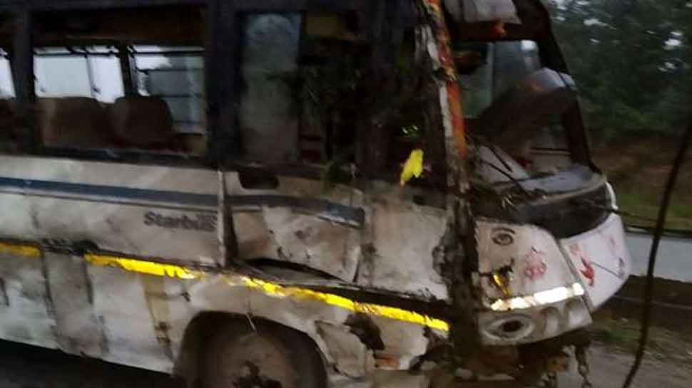 Three Dead, Over A Dozen Injured After Bus Collides With Divider In ...