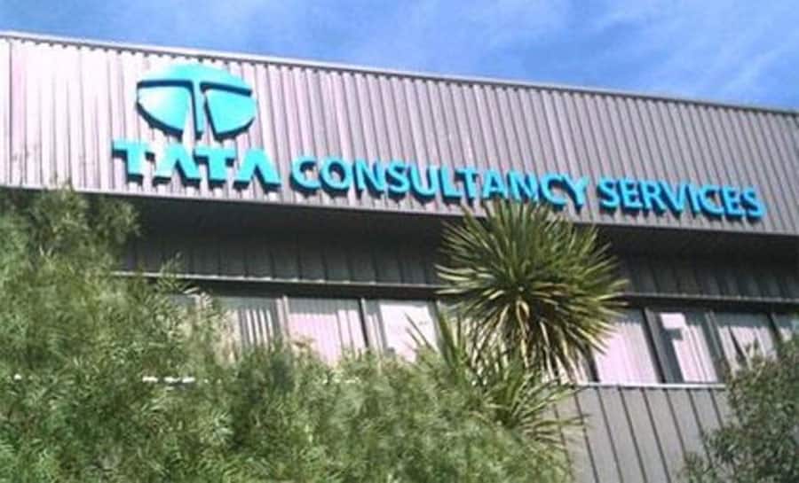 TCS Q2 profit falls 1%, announces special dividend at Rs 40 per share