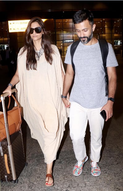 Anand Ahuja and Sonam Kapoor look adorable Anand Ahuja and Sonam Kapoor look adorable
